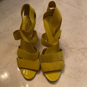 Bcbg yellow wedges, great condition size 7.5